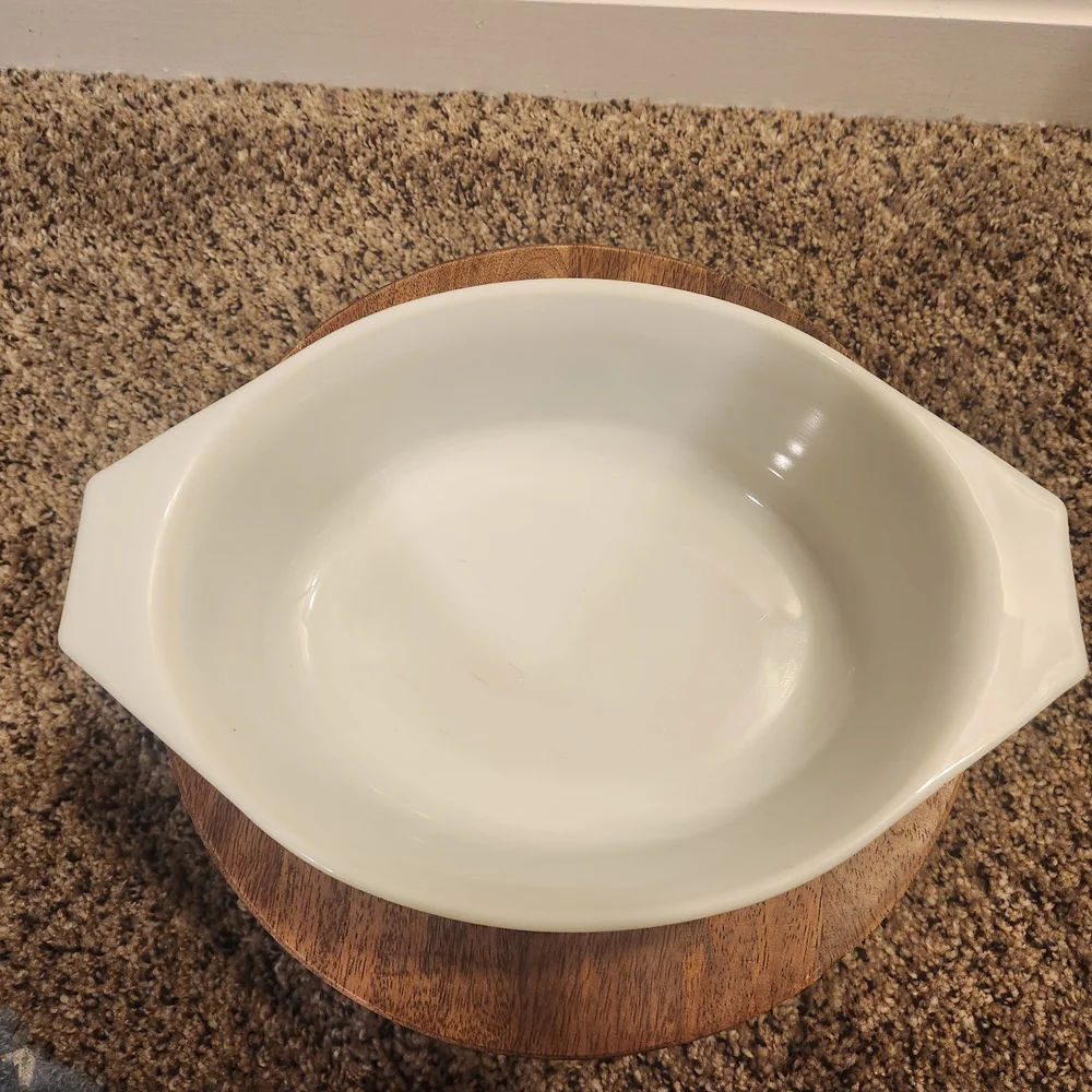 Pyrex Homestead 1.5 Quart Casserole Dish With Matching Lid